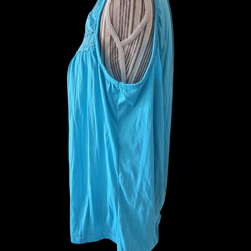 Fresh Blue Smocked Sleeveless Tank Top - Picture 2 of 4
